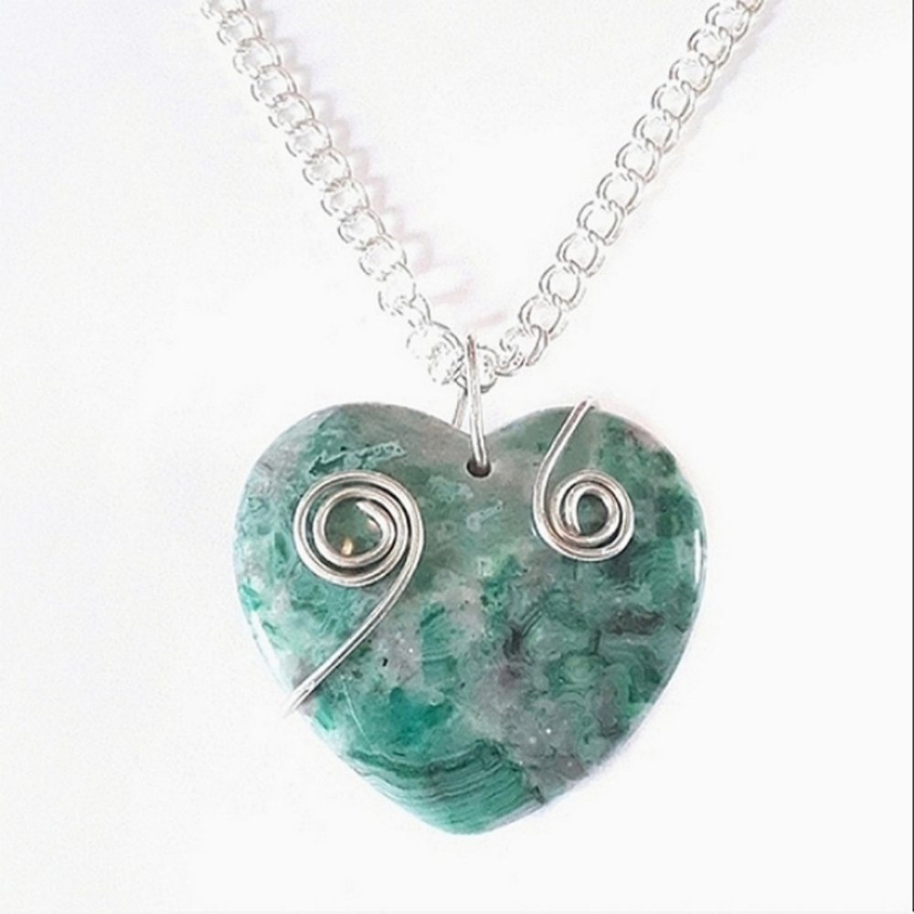 Green and gray agate wire wrapped heart stone pendant on 20" silver necklace new